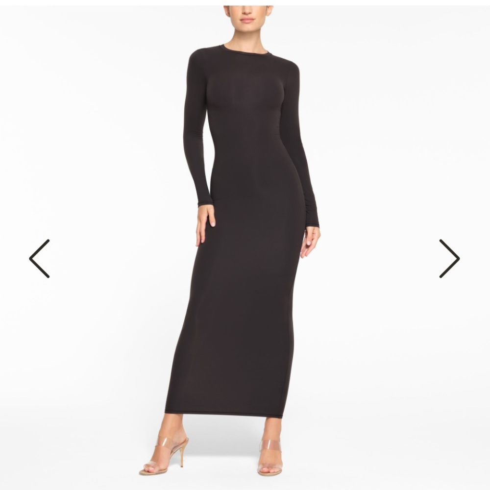 NWT | SKIMS Fits Everybody crew neck long sleeve dress